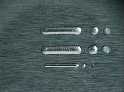 <a href='http://sbkb.com.cn/product/3.htm' class='text_a'>模具激光焊機</a>修復(fù)鏡面模具效果